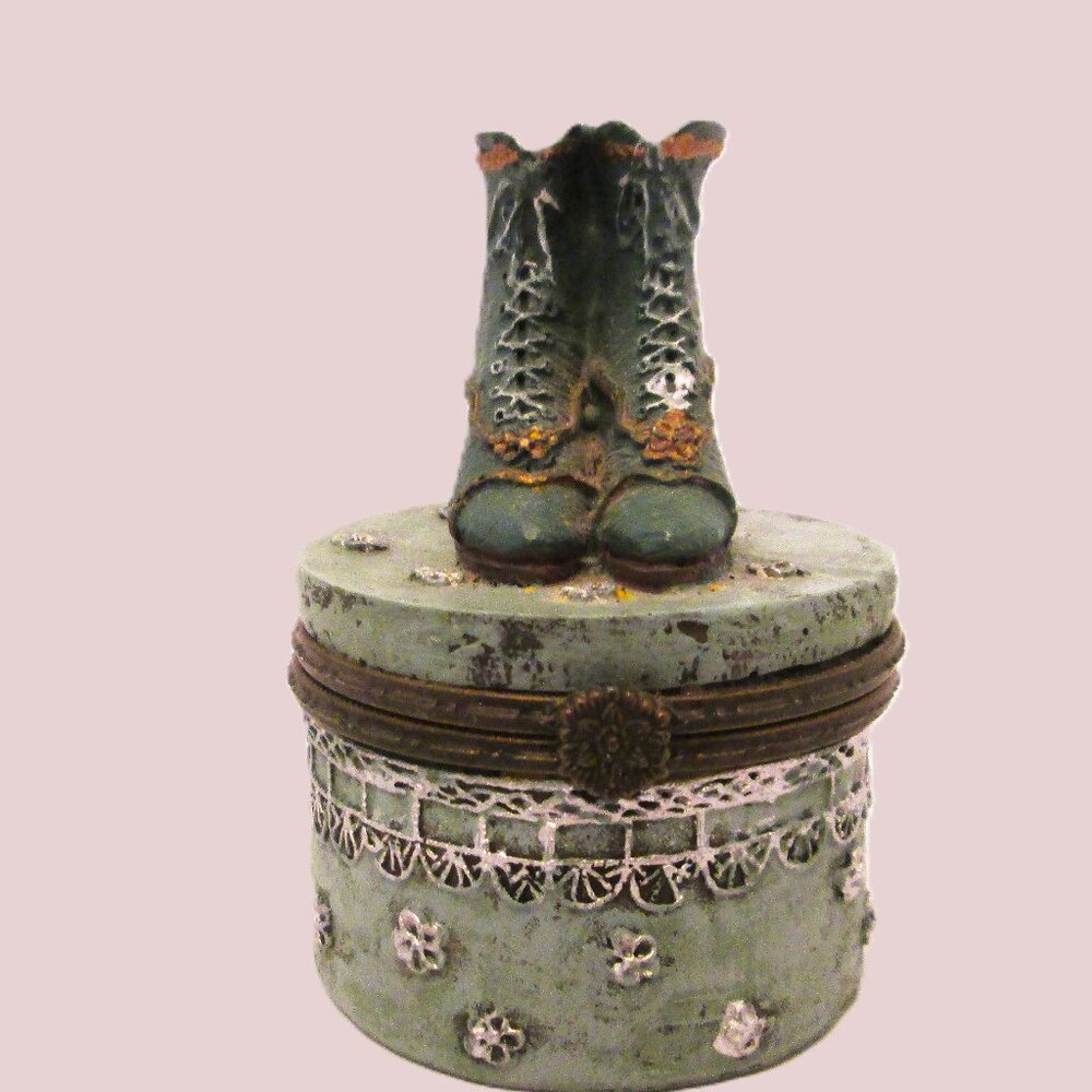 (Tiny)Victorian cottage shabby button up olive womens shoes lace & flowers Box
